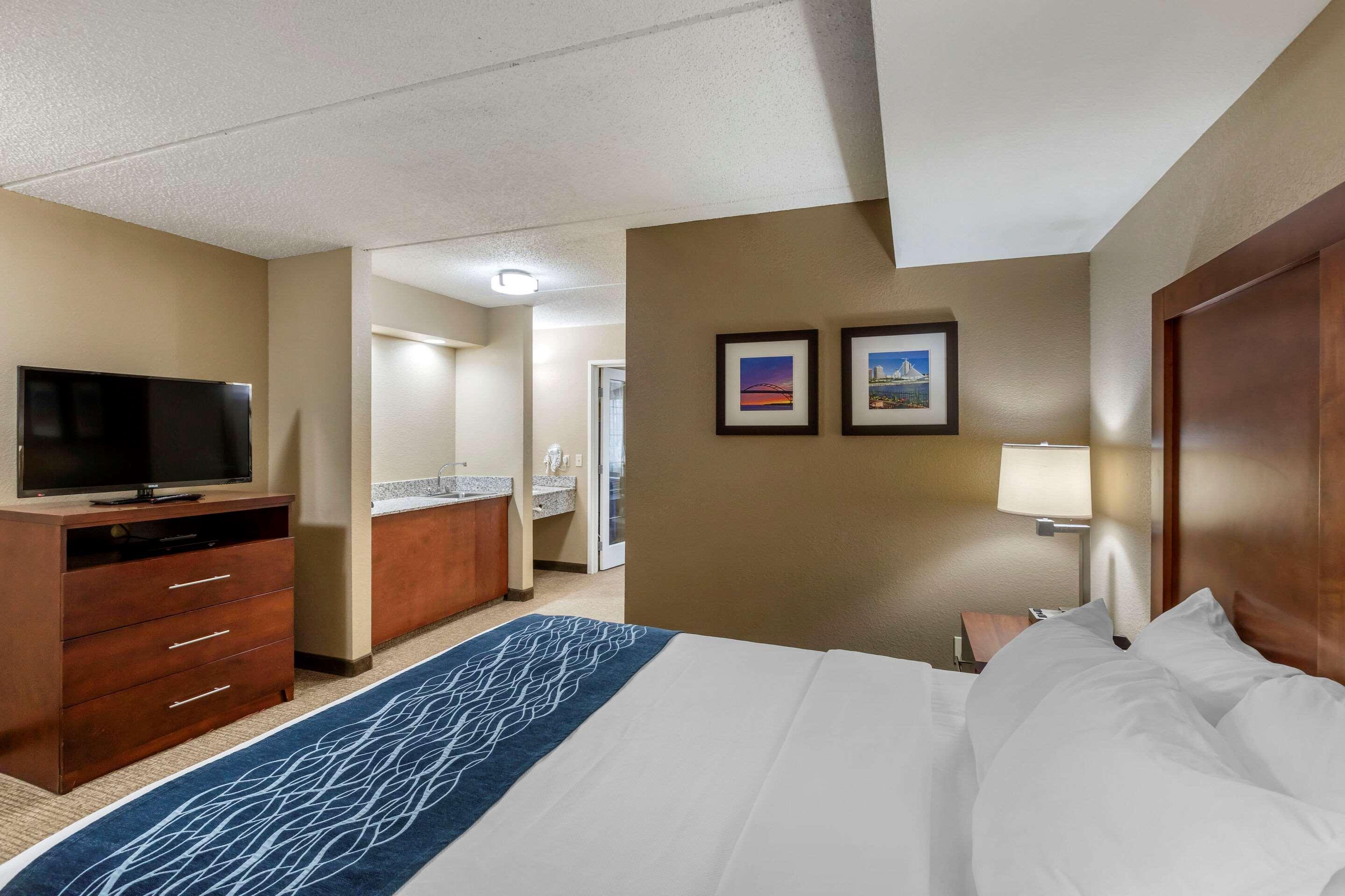 Comfort Inn & Suites Jackson - West Bend Ngoại thất bức ảnh