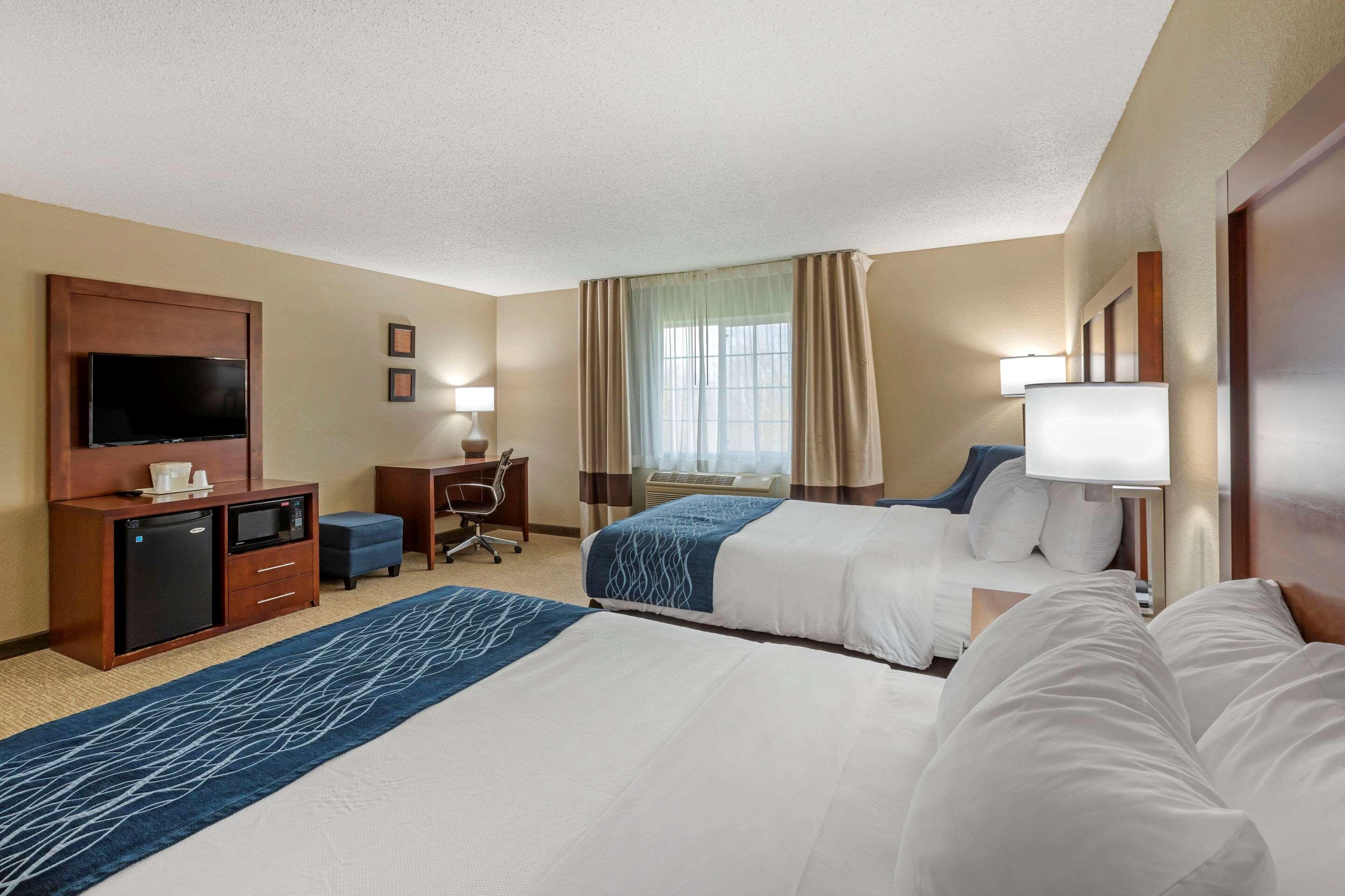 Comfort Inn & Suites Jackson - West Bend Ngoại thất bức ảnh