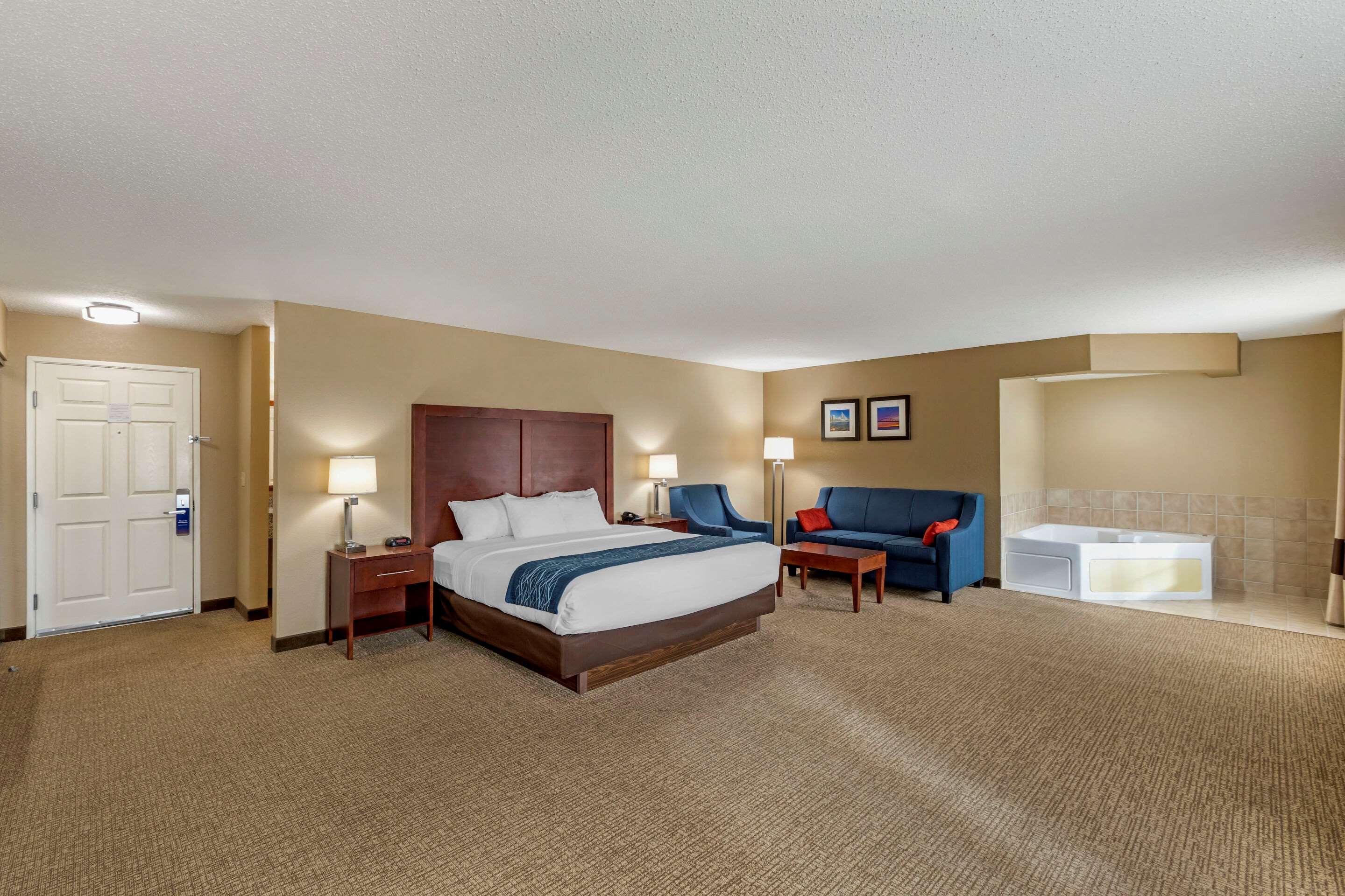Comfort Inn & Suites Jackson - West Bend Ngoại thất bức ảnh