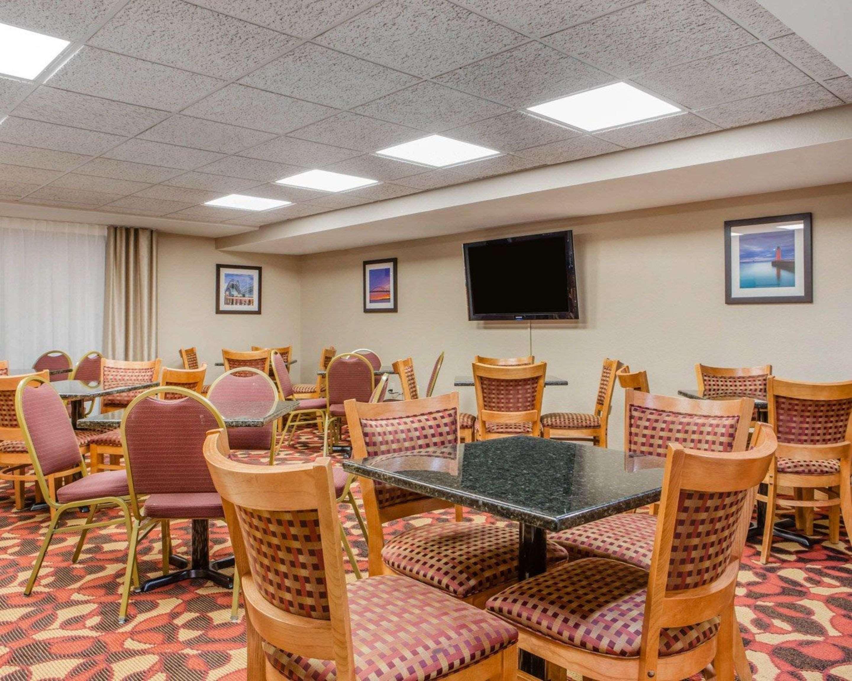 Comfort Inn & Suites Jackson - West Bend Ngoại thất bức ảnh