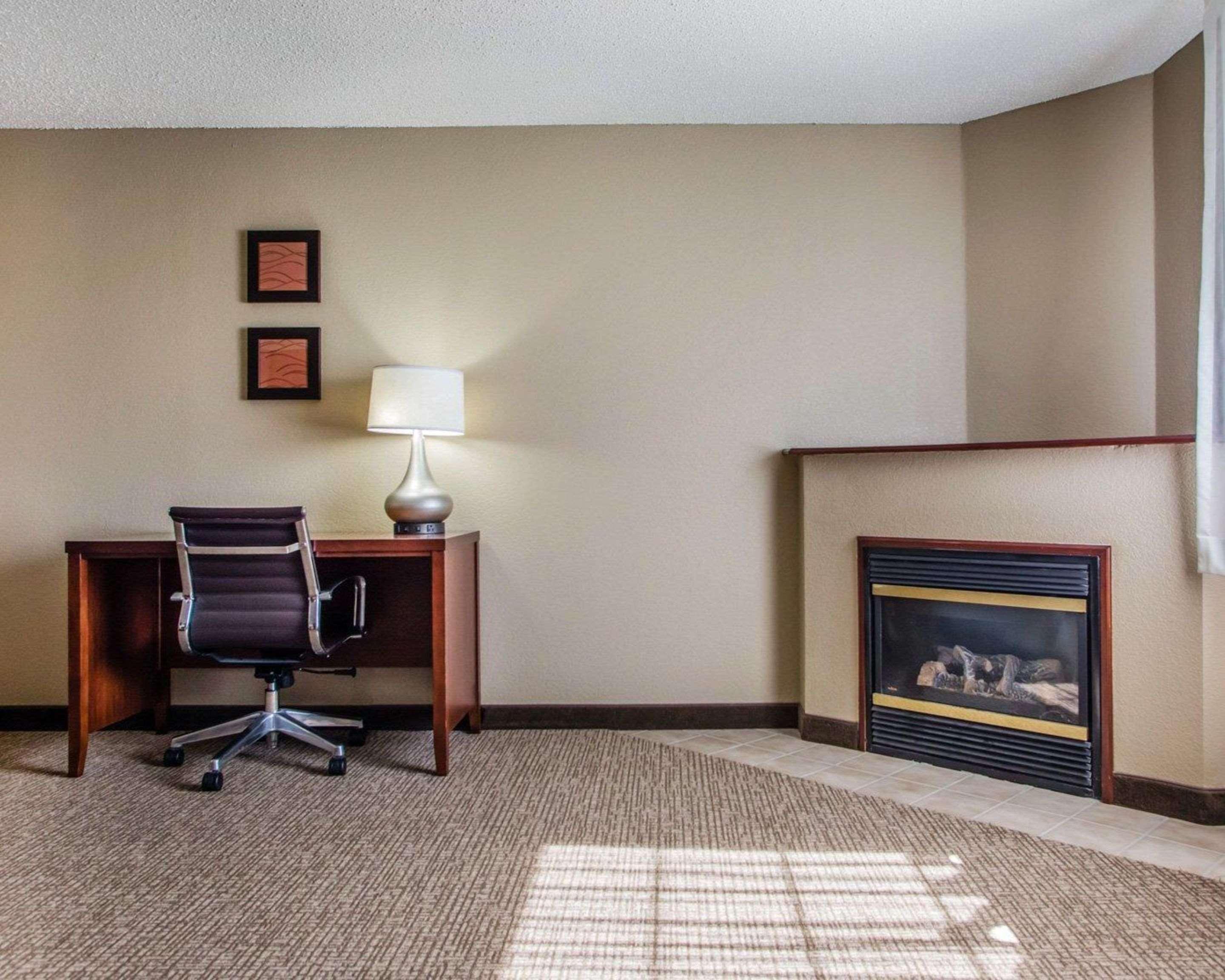 Comfort Inn & Suites Jackson - West Bend Ngoại thất bức ảnh