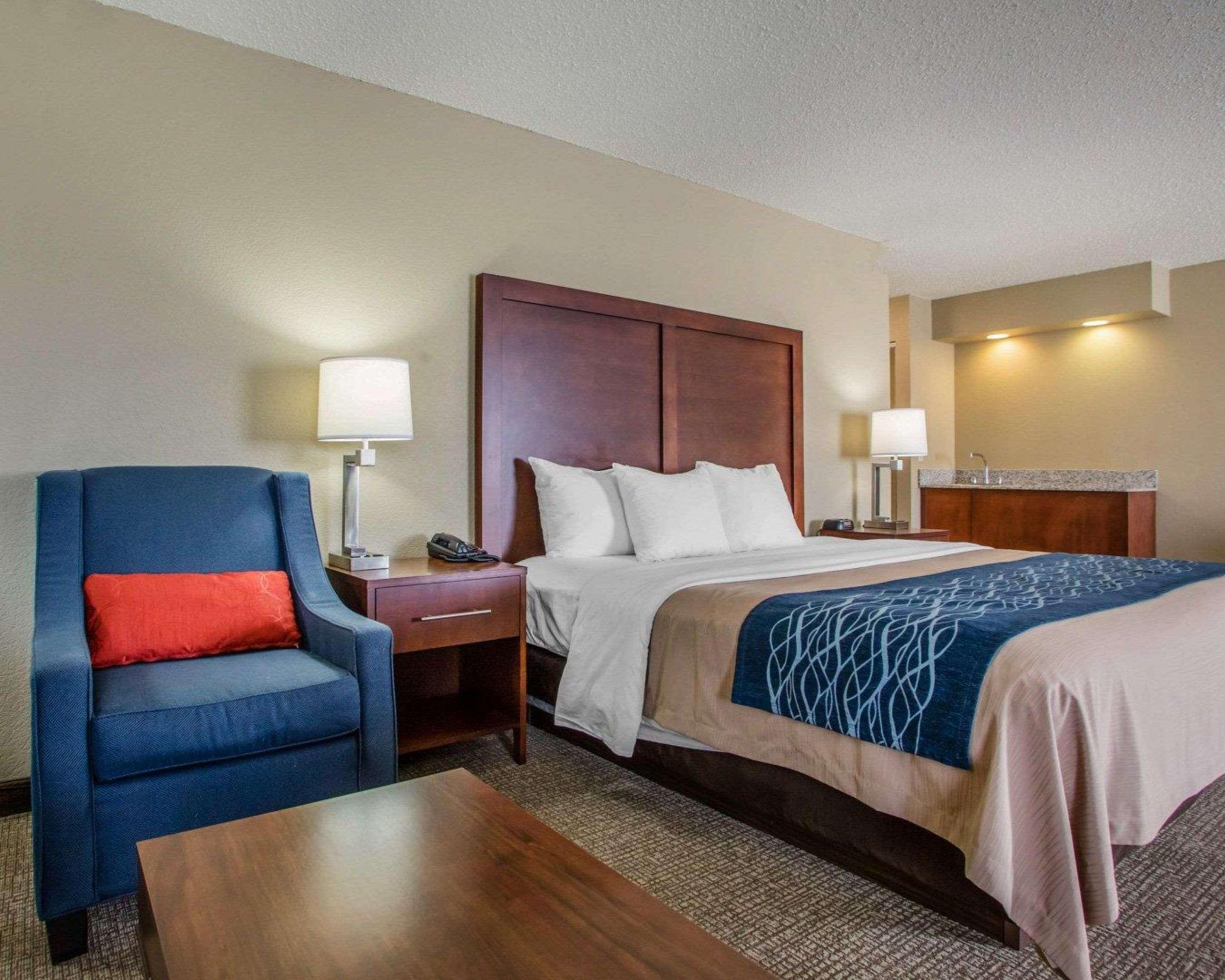 Comfort Inn & Suites Jackson - West Bend Ngoại thất bức ảnh