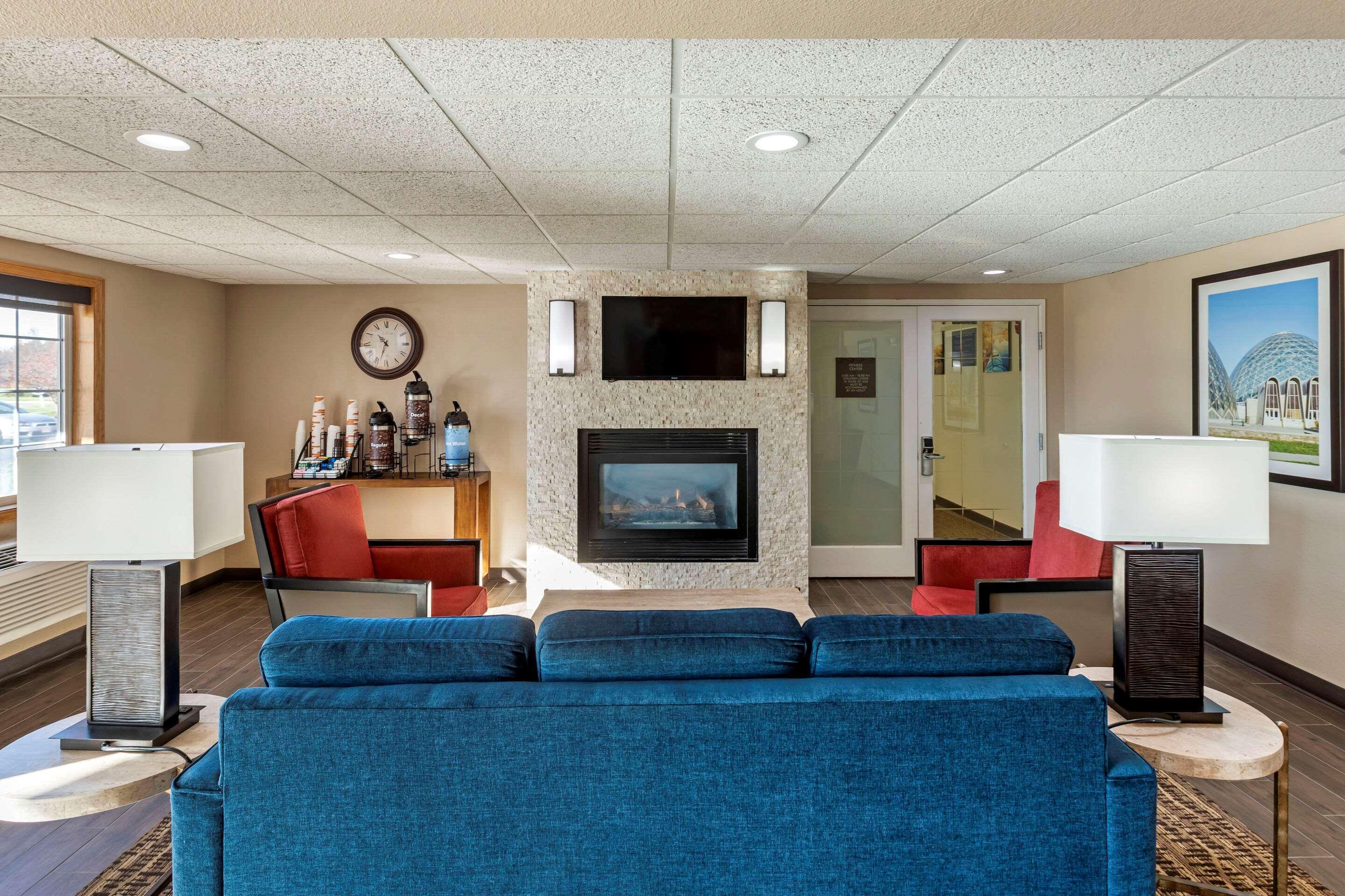 Comfort Inn & Suites Jackson - West Bend Ngoại thất bức ảnh
