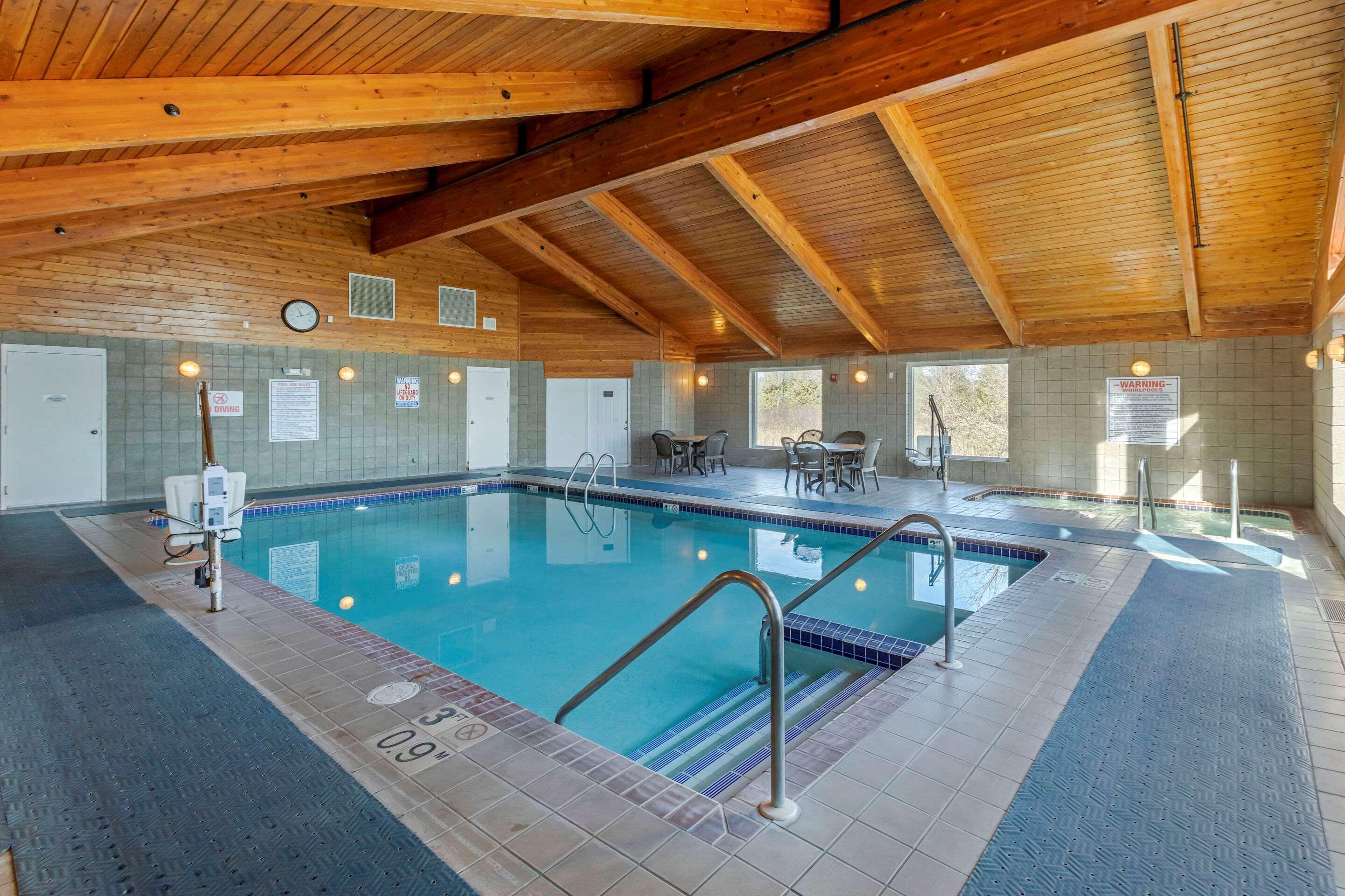 Comfort Inn & Suites Jackson - West Bend Ngoại thất bức ảnh
