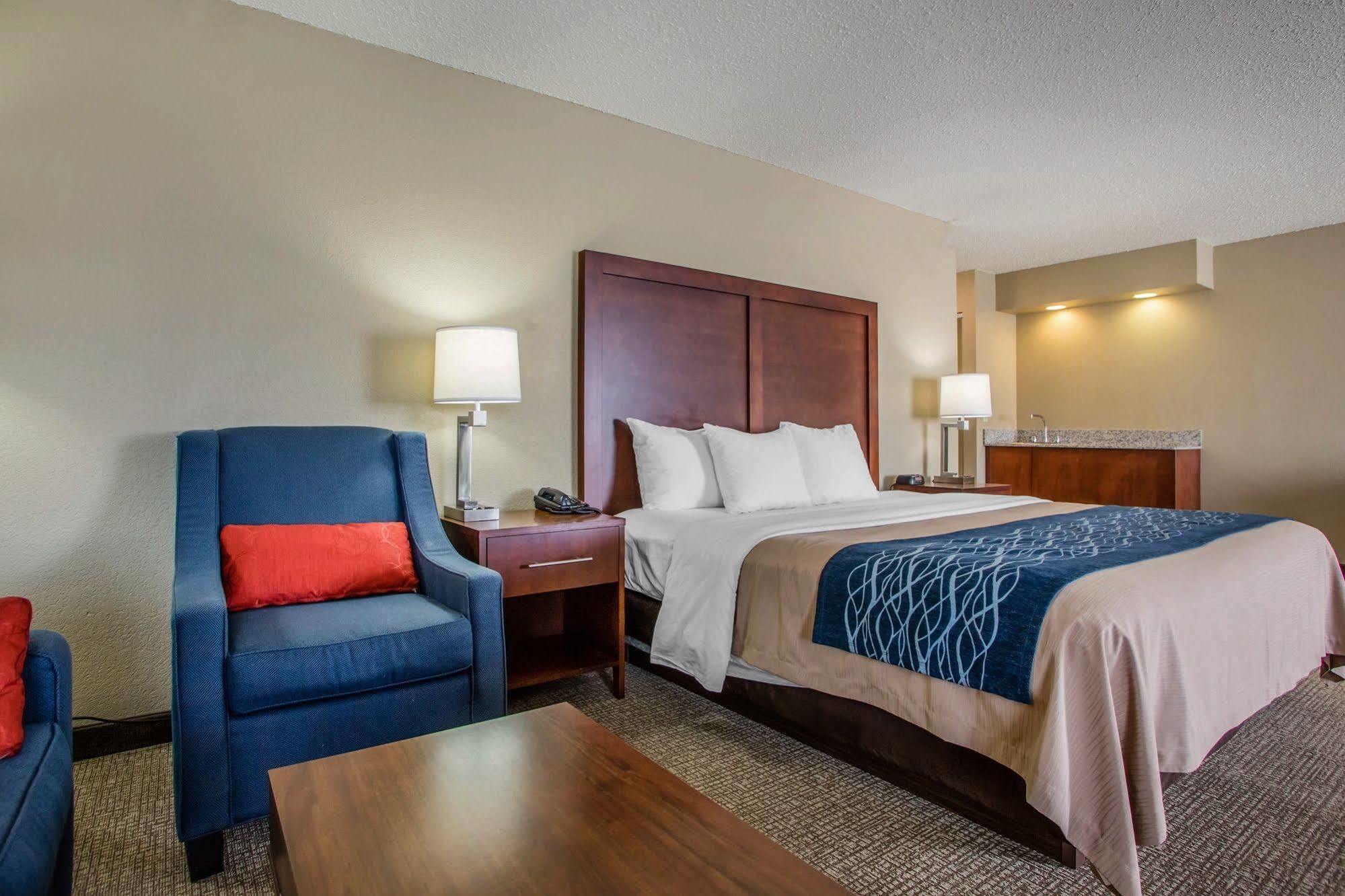 Comfort Inn & Suites Jackson - West Bend Ngoại thất bức ảnh